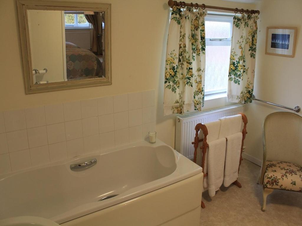 Church Farmhouse B & B Kennett Habitación foto