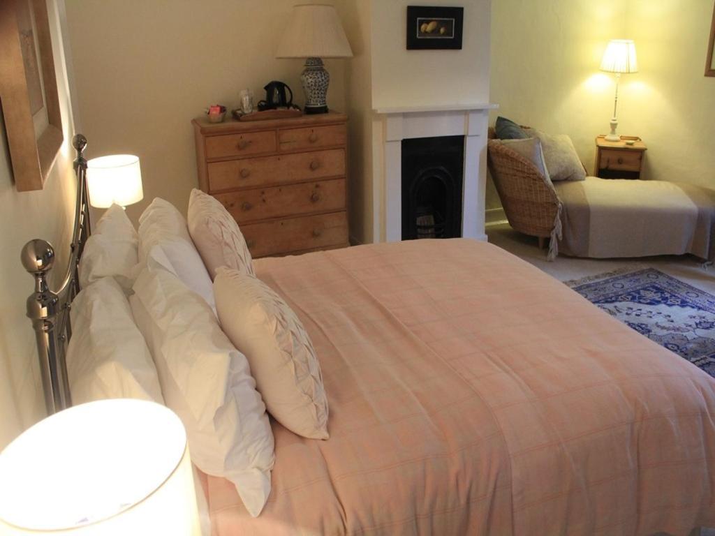 Church Farmhouse B & B Kennett Habitación foto